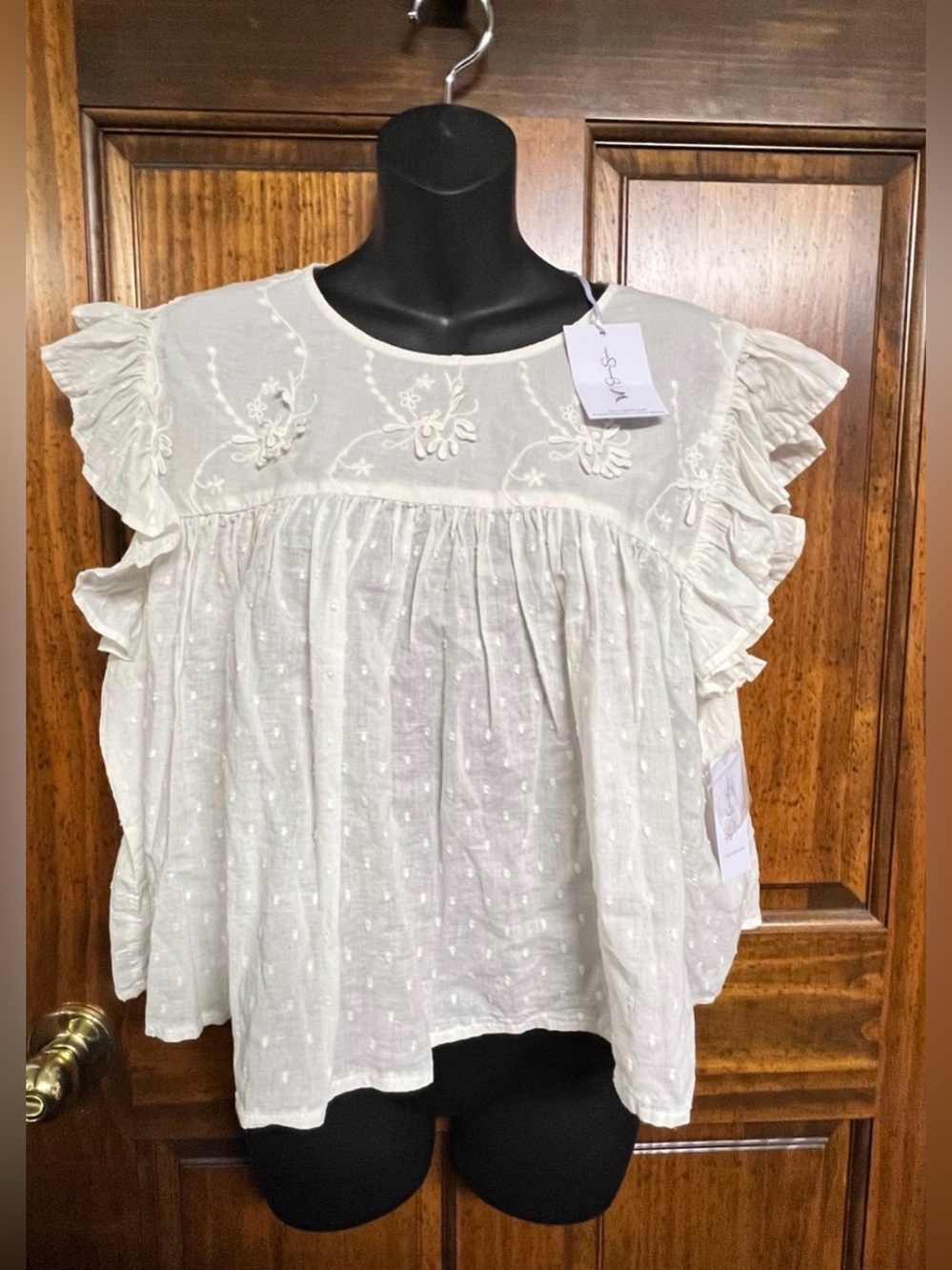 Jessica Simpson Chandler Flutter Sleeve Soft White Flowy Blouse